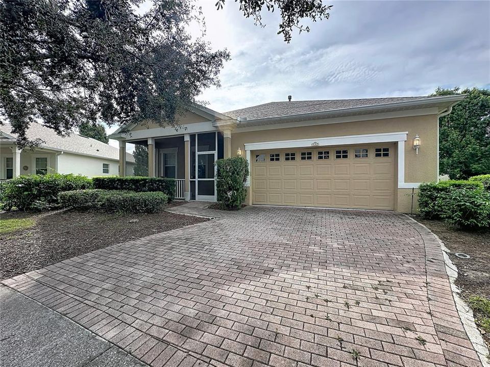 For Sale: $300,000 (3 beds, 2 baths, 1774 Square Feet)