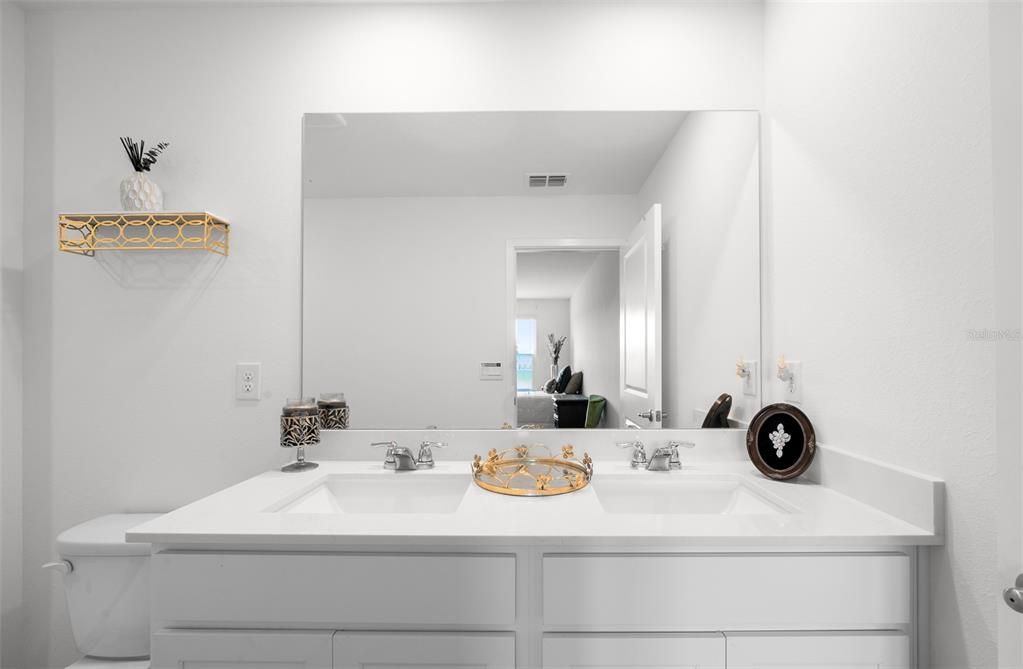 En Venta: $215,000 (3 camas, 2 baños, 1458 Pies cuadrados)