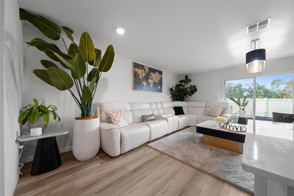 En Venta: $215,000 (3 camas, 2 baños, 1458 Pies cuadrados)
