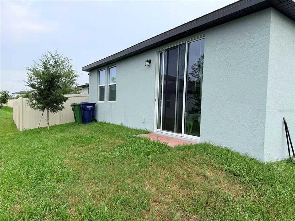 For Rent: $2,100 (4 beds, 2 baths, 1605 Square Feet)