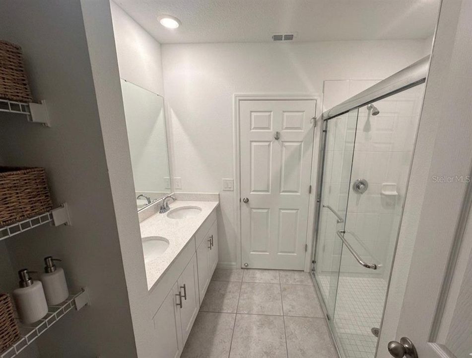 For Rent: $2,100 (4 beds, 2 baths, 1605 Square Feet)