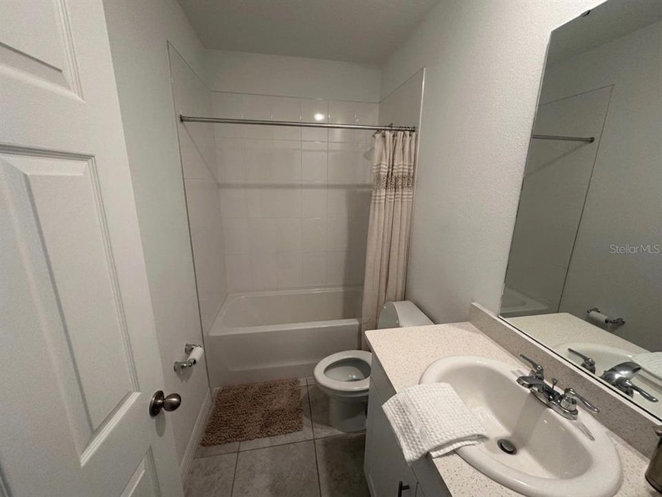 For Rent: $2,100 (4 beds, 2 baths, 1605 Square Feet)