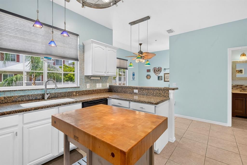 For Sale: $345,000 (4 beds, 3 baths, 2604 Square Feet)