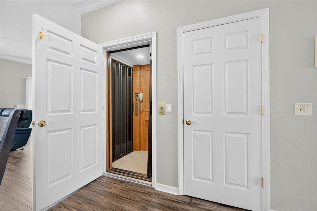 For Sale: $345,000 (4 beds, 3 baths, 2604 Square Feet)