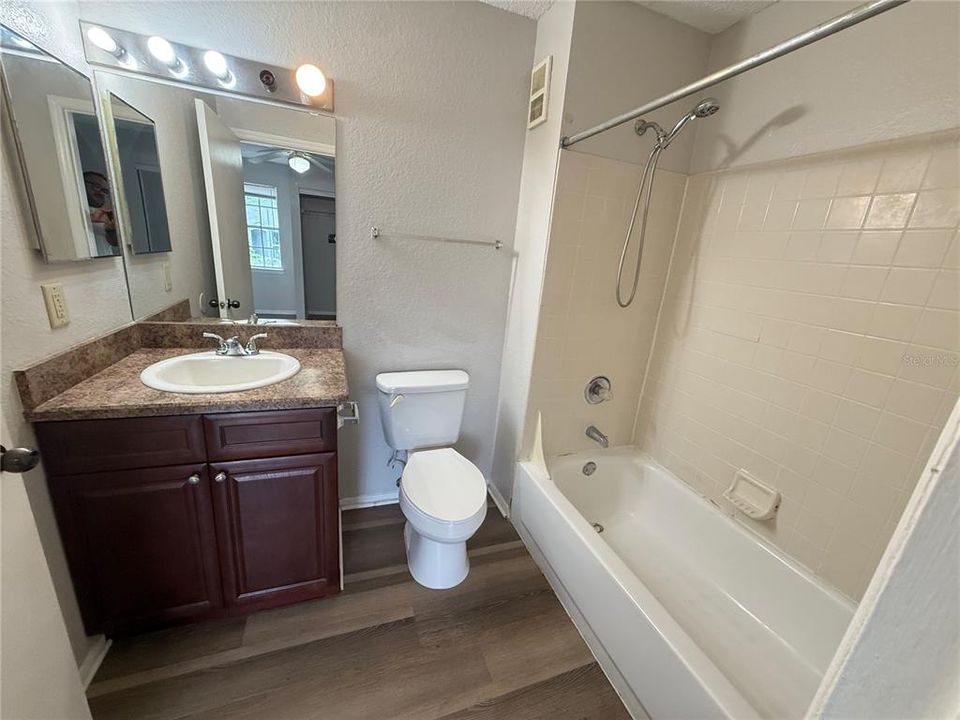 For Rent: $1,600 (2 beds, 2 baths, 950 Square Feet)