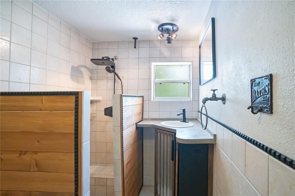 На продажу: $649,000 (3 спален, 2 ванн, 2059 Квадратных фут)