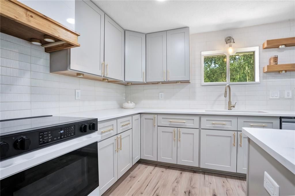 На продажу: $649,000 (3 спален, 2 ванн, 2059 Квадратных фут)