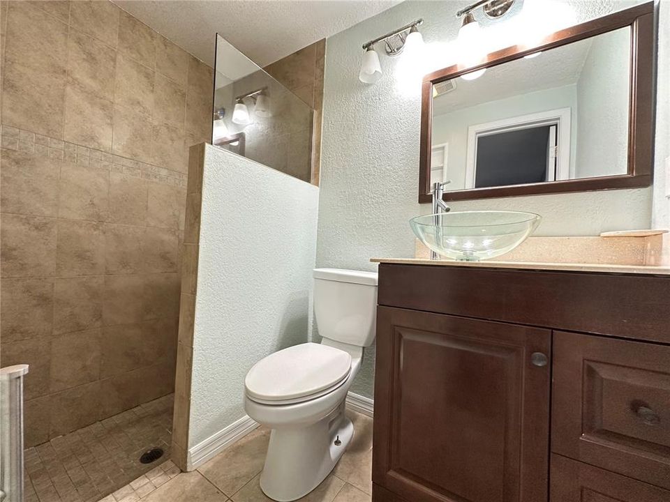 На продажу: $250,000 (3 спален, 2 ванн, 1417 Квадратных фут)