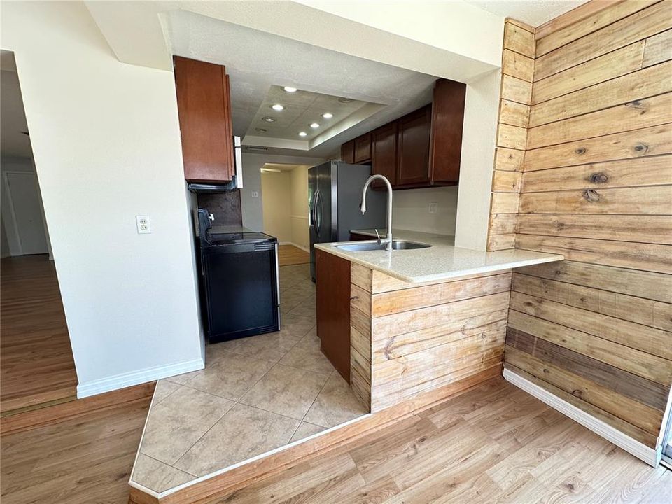 На продажу: $250,000 (3 спален, 2 ванн, 1417 Квадратных фут)