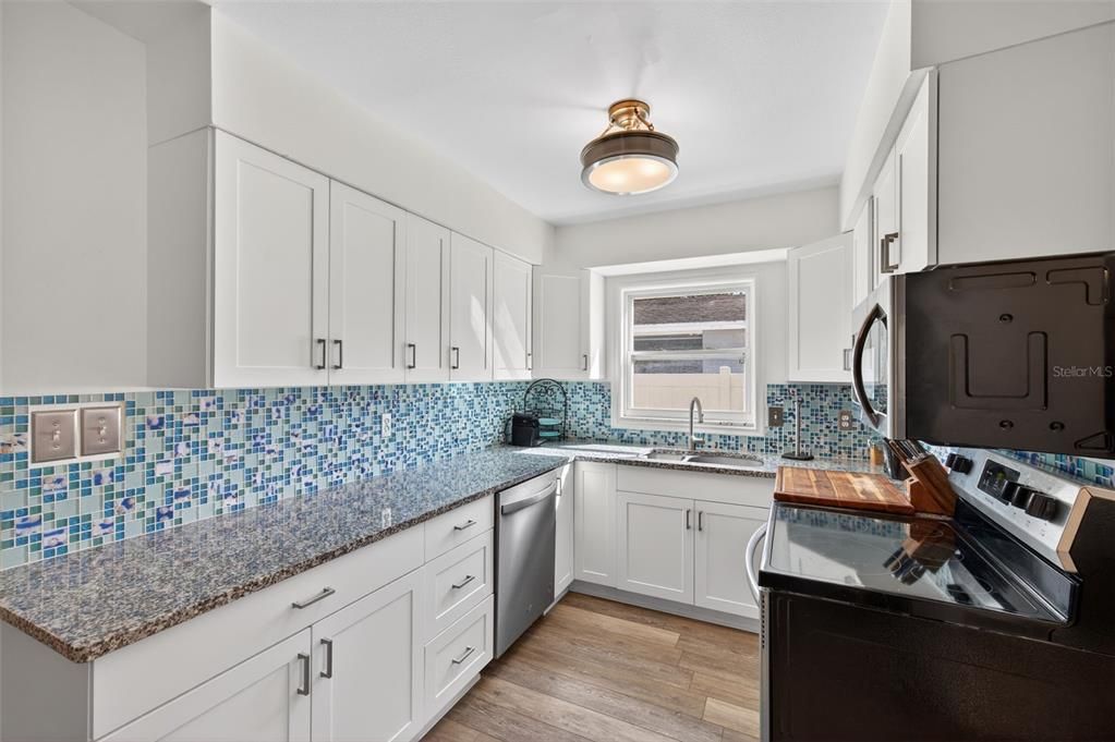 Active With Contract: $2,000 (3 beds, 2 baths, 1128 Square Feet)
