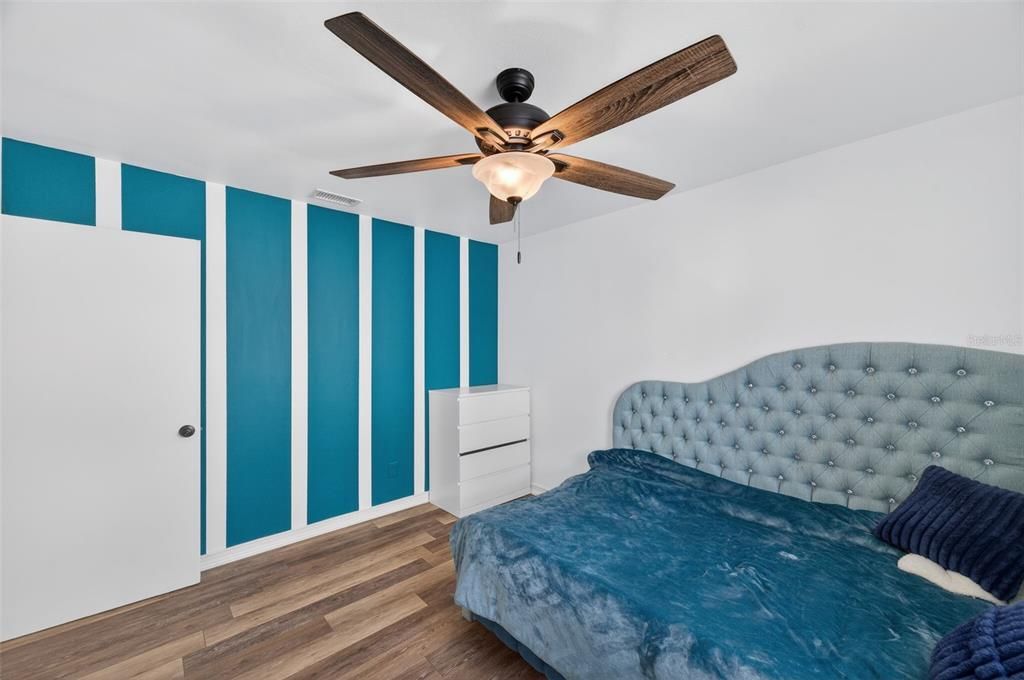 Active With Contract: $2,000 (3 beds, 2 baths, 1128 Square Feet)