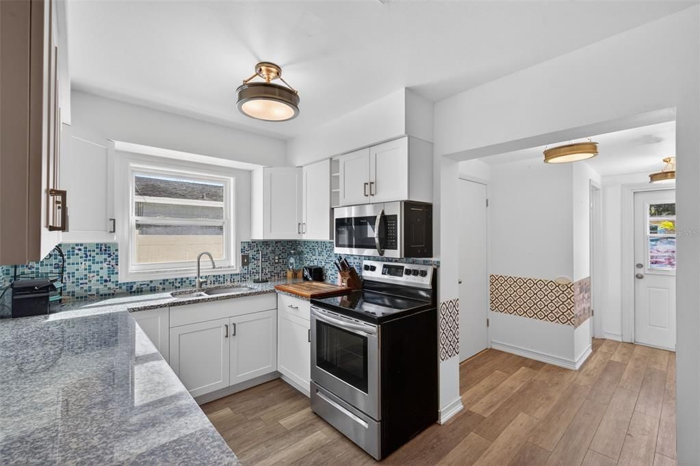 Active With Contract: $2,000 (3 beds, 2 baths, 1128 Square Feet)
