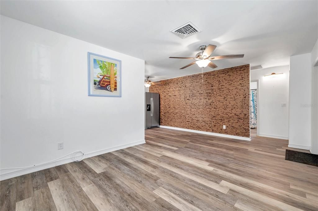 Active With Contract: $2,000 (3 beds, 2 baths, 1128 Square Feet)