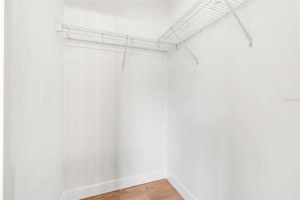For Sale: $420,000 (4 beds, 2 baths, 1956 Square Feet)