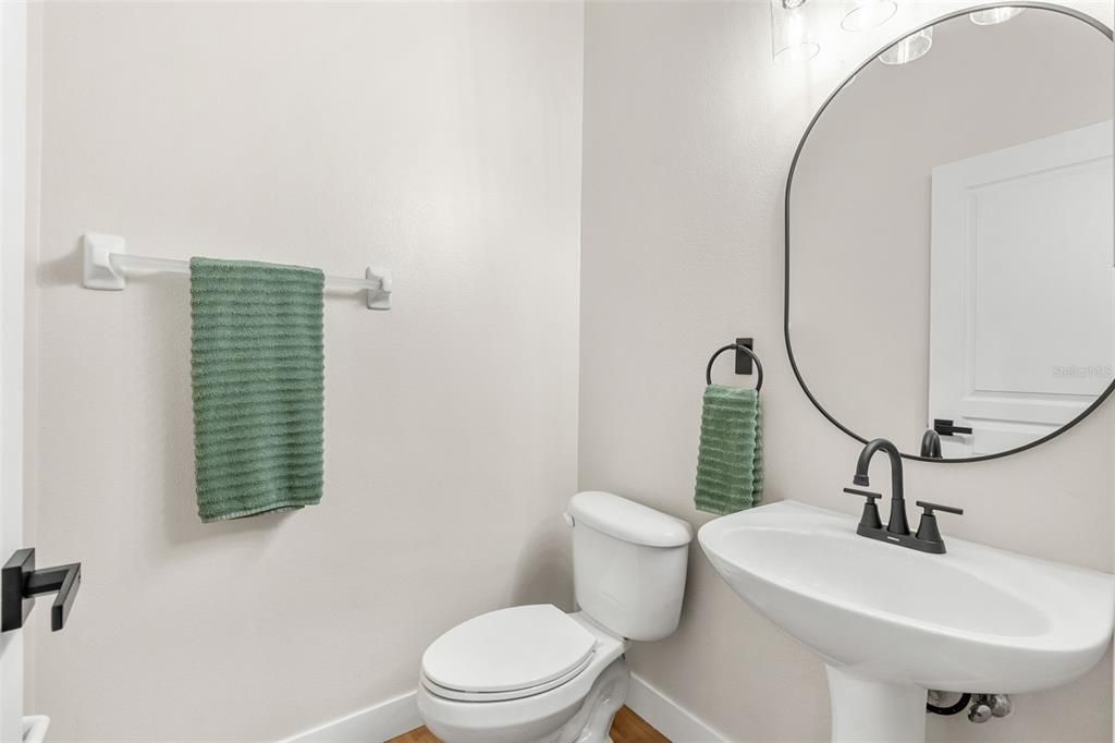 For Sale: $420,000 (4 beds, 2 baths, 1956 Square Feet)