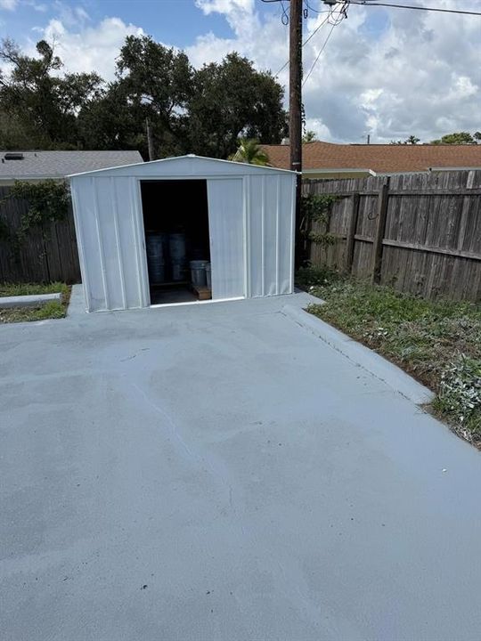 For Sale: $460,000 (6 beds, 3 baths, 1824 Square Feet)