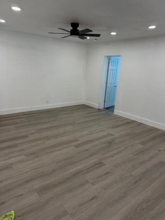 For Sale: $460,000 (6 beds, 3 baths, 1824 Square Feet)