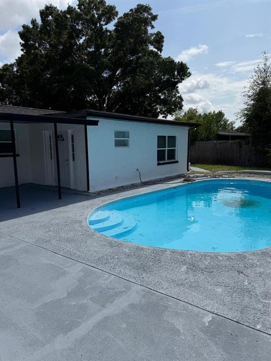 For Sale: $460,000 (6 beds, 3 baths, 1824 Square Feet)