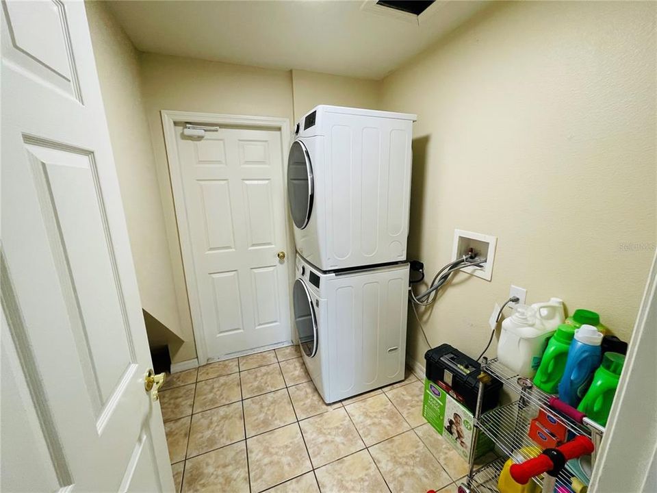 В аренду: $3,500 (5 спален, 4 ванн, 2872 Квадратных фут)