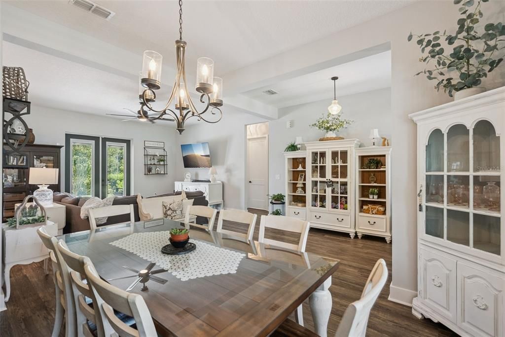 : $579,900 (3 спален, 2 ванн, 2009 Квадратных фут)