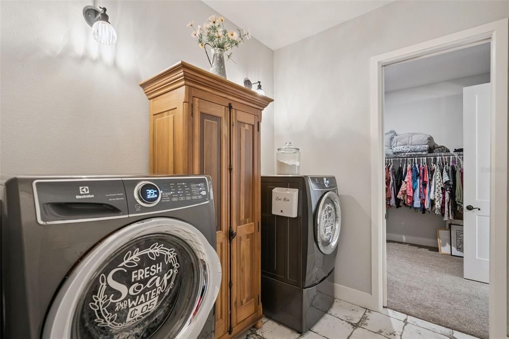 : $579,900 (3 спален, 2 ванн, 2009 Квадратных фут)