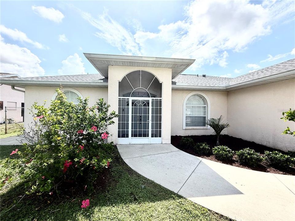 For Sale: $339,900 (3 beds, 2 baths, 1627 Square Feet)