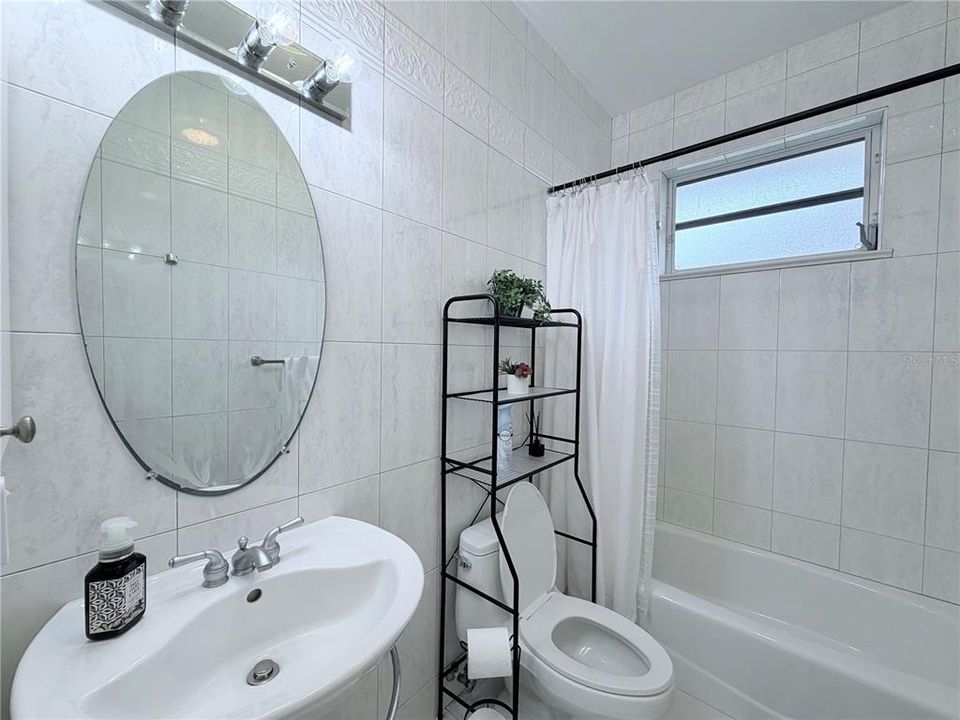 For Sale: $339,900 (3 beds, 2 baths, 1627 Square Feet)
