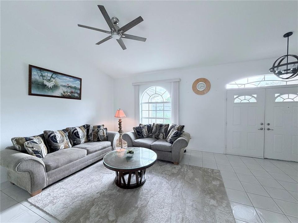 For Sale: $339,900 (3 beds, 2 baths, 1627 Square Feet)