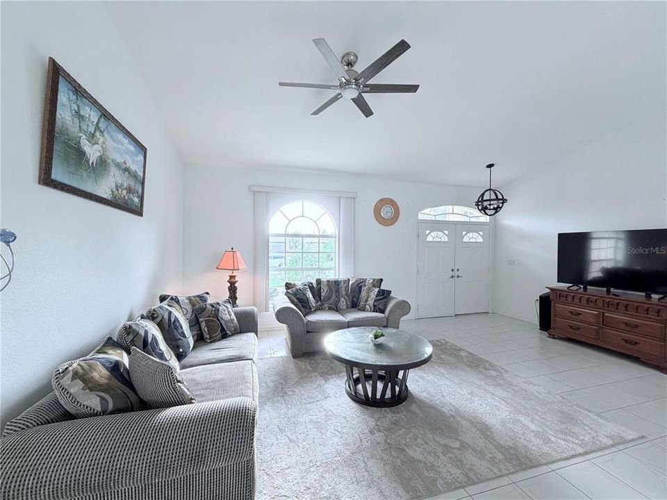 For Sale: $339,900 (3 beds, 2 baths, 1627 Square Feet)