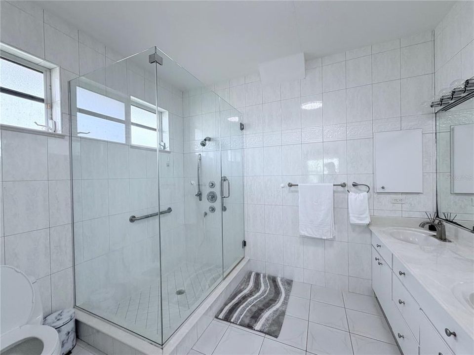For Sale: $339,900 (3 beds, 2 baths, 1627 Square Feet)