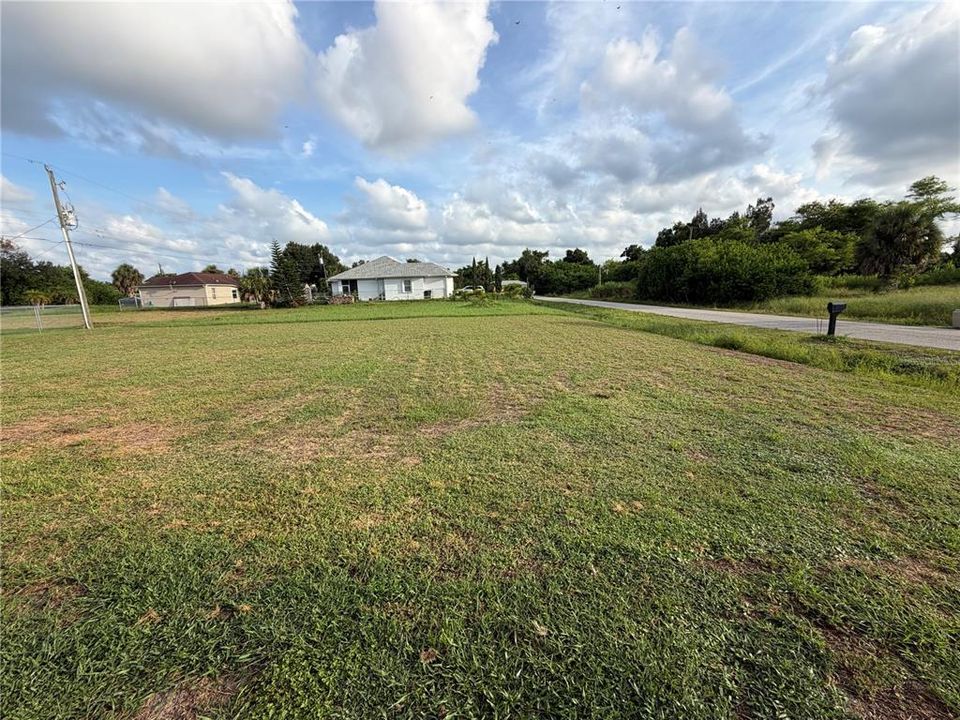 For Sale: $339,900 (3 beds, 2 baths, 1627 Square Feet)