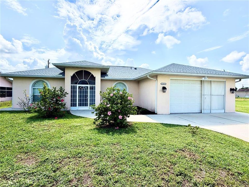 For Sale: $339,900 (3 beds, 2 baths, 1627 Square Feet)