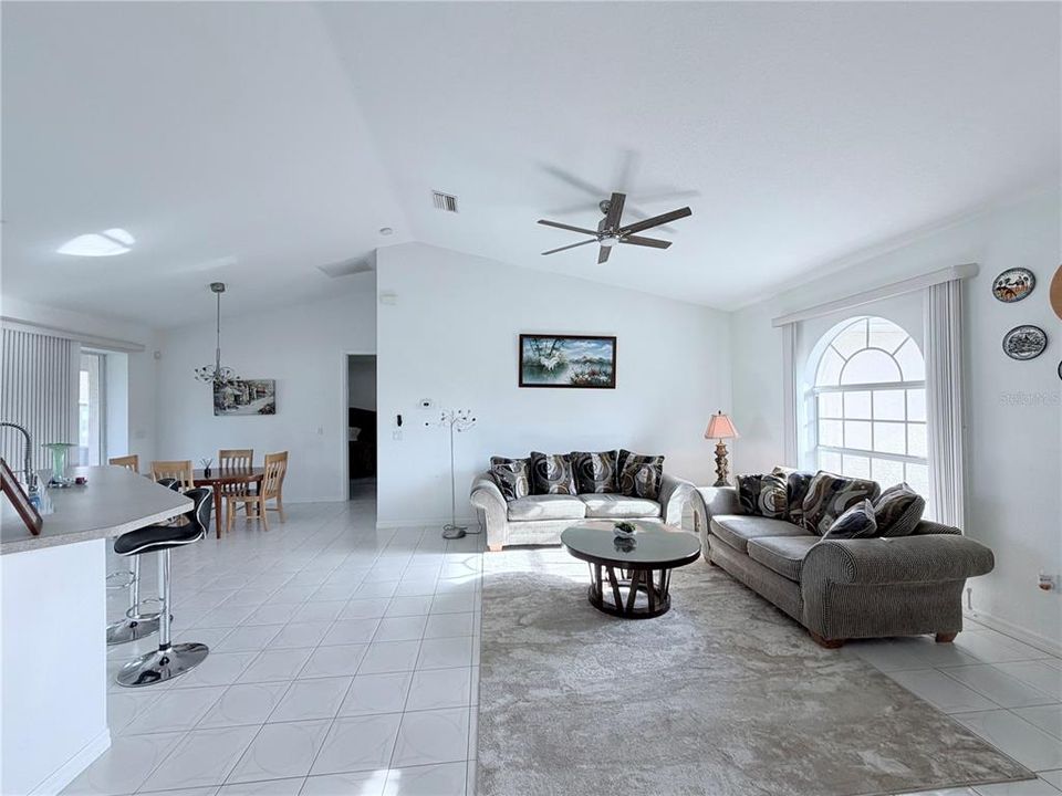 For Sale: $339,900 (3 beds, 2 baths, 1627 Square Feet)