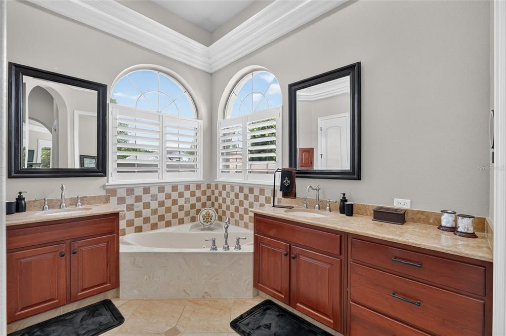 For Sale: $1,100,000 (3 beds, 3 baths, 3185 Square Feet)