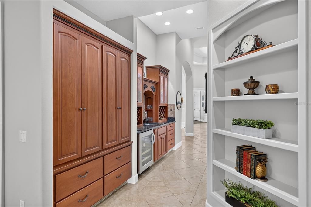 For Sale: $1,100,000 (3 beds, 3 baths, 3185 Square Feet)