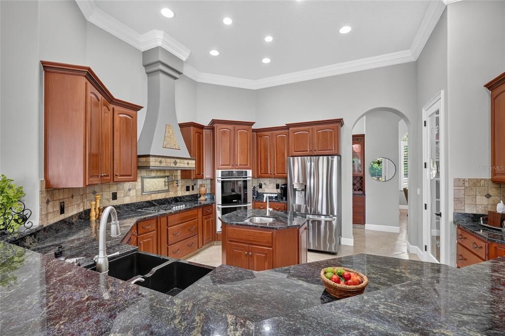 For Sale: $1,100,000 (3 beds, 3 baths, 3185 Square Feet)