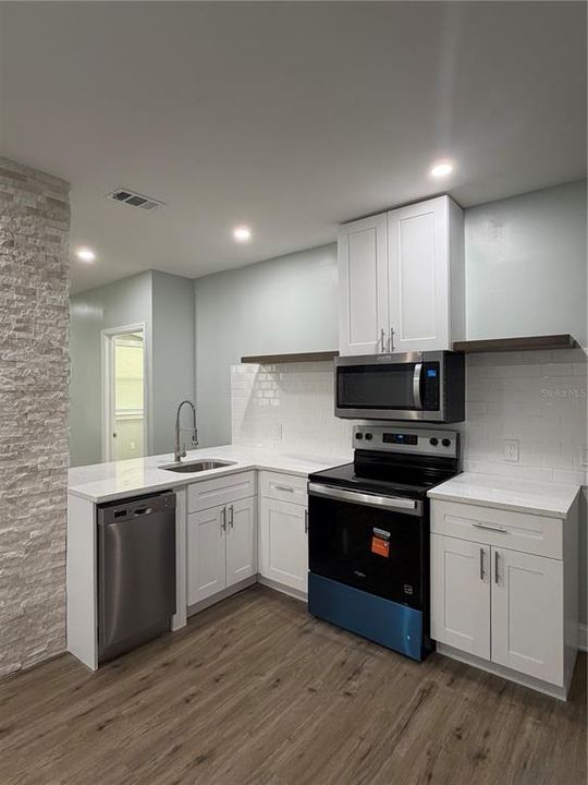 En Venta: $289,000 (2 camas, 2 baños, 819 Pies cuadrados)