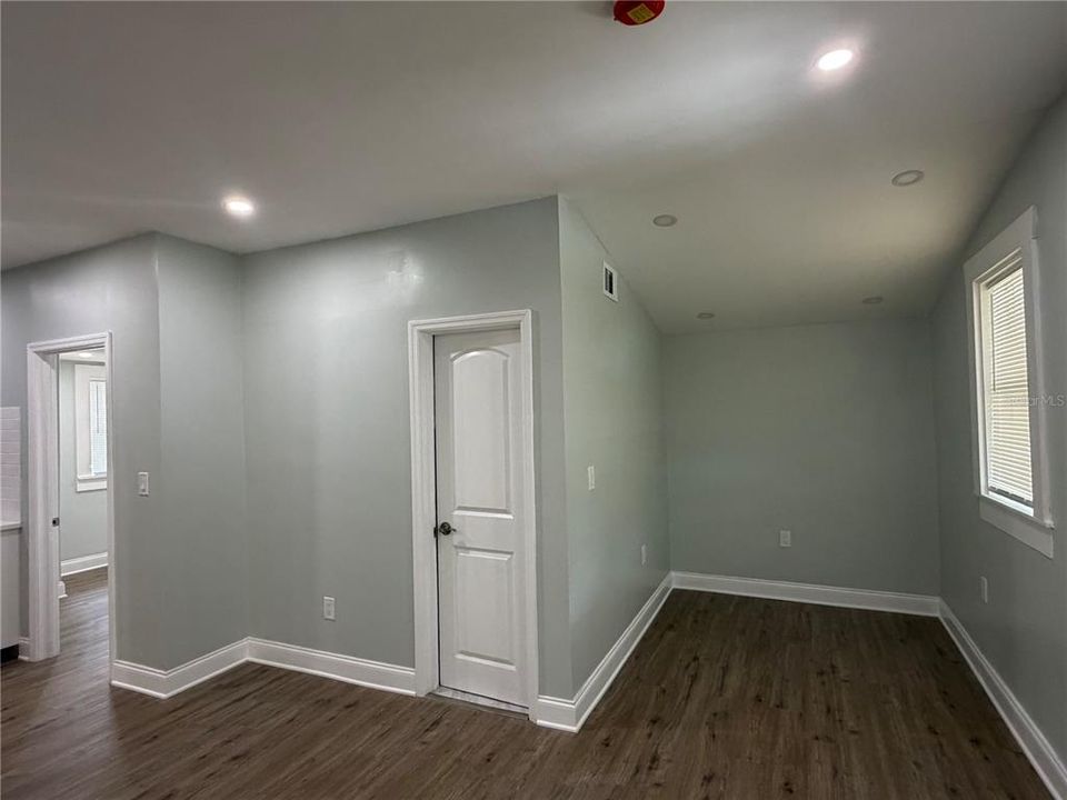 En Venta: $289,000 (2 camas, 2 baños, 819 Pies cuadrados)