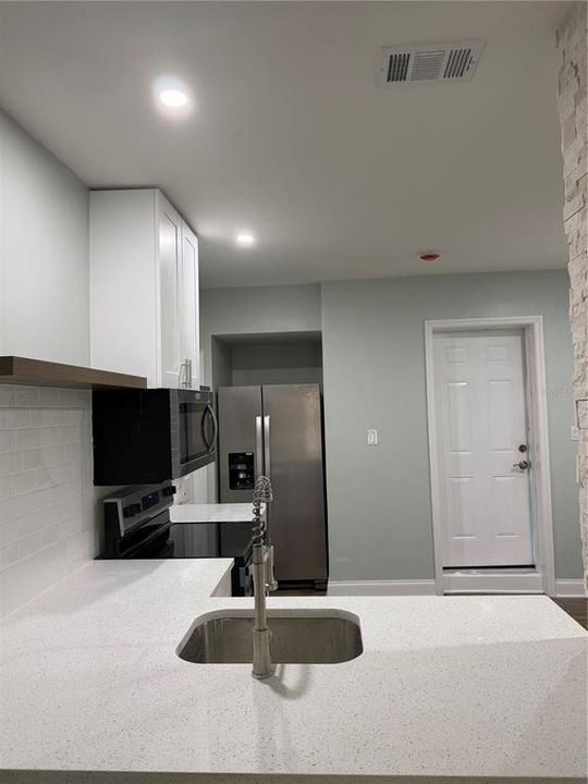 En Venta: $289,000 (2 camas, 2 baños, 819 Pies cuadrados)