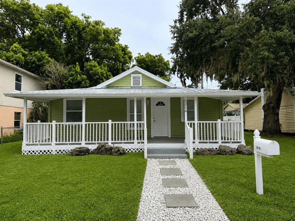 En Venta: $289,000 (2 camas, 2 baños, 819 Pies cuadrados)