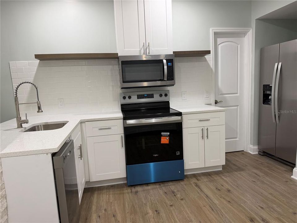 En Venta: $289,000 (2 camas, 2 baños, 819 Pies cuadrados)