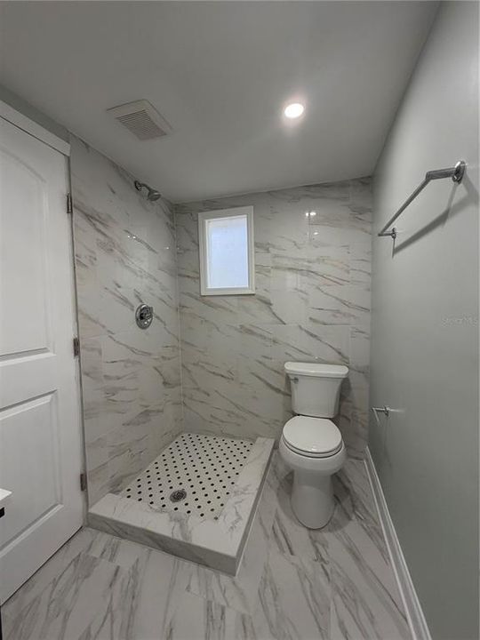 En Venta: $289,000 (2 camas, 2 baños, 819 Pies cuadrados)
