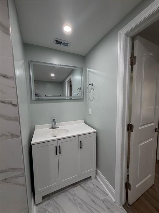 En Venta: $289,000 (2 camas, 2 baños, 819 Pies cuadrados)