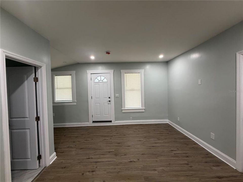 En Venta: $289,000 (2 camas, 2 baños, 819 Pies cuadrados)