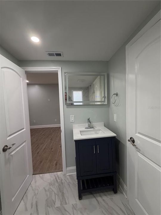 En Venta: $289,000 (2 camas, 2 baños, 819 Pies cuadrados)