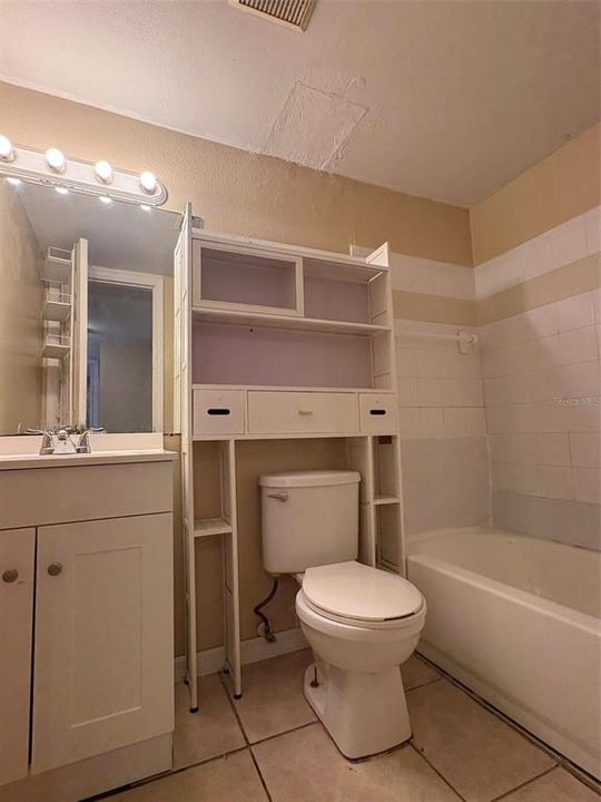 На продажу: $99,000 (2 спален, 1 ванн, 899 Квадратных фут)