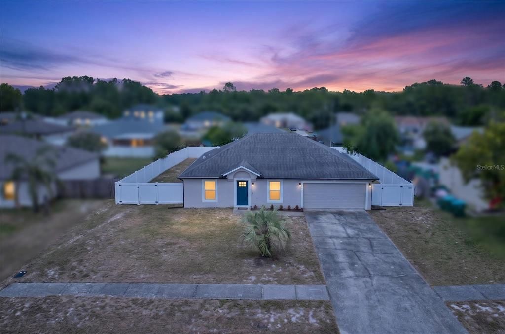 На продажу: $329,900 (3 спален, 2 ванн, 1367 Квадратных фут)