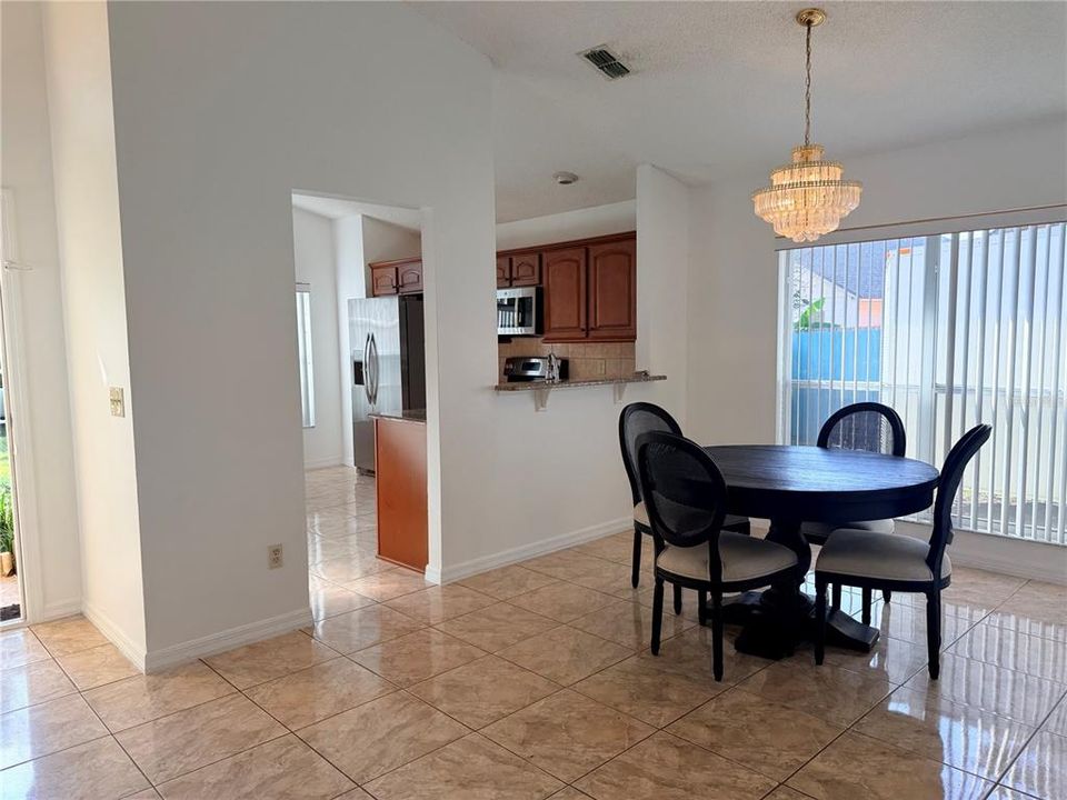 For Rent: $2,500 (4 beds, 2 baths, 1520 Square Feet)