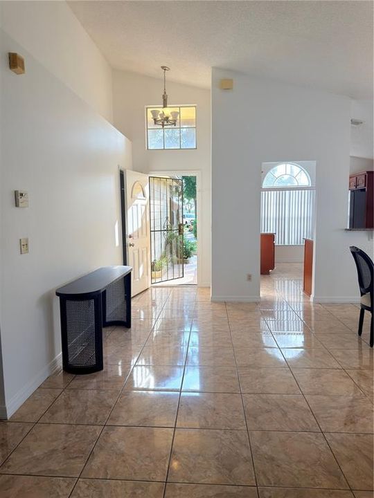 For Rent: $2,500 (4 beds, 2 baths, 1520 Square Feet)
