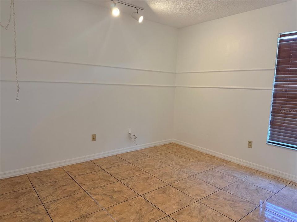 For Rent: $2,500 (4 beds, 2 baths, 1520 Square Feet)